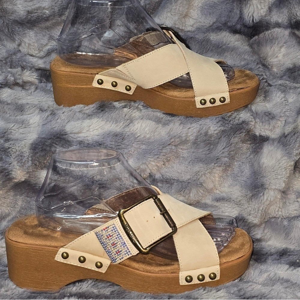 NWOT Muk Luks Charlotte Sandal Cream Leather Studded Platform Slide Women Size 8